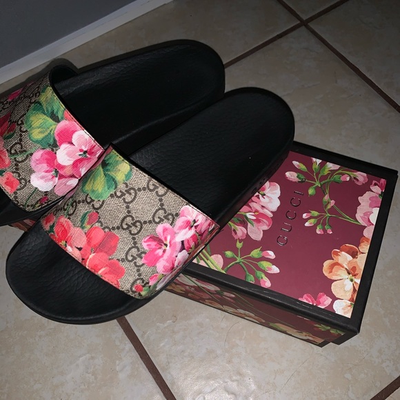 gucci flora slides